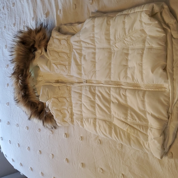 Vest - Picture 1 of 4